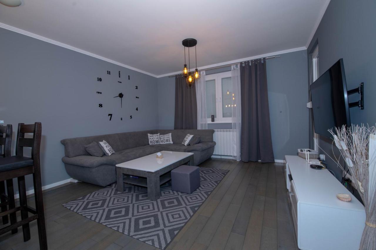 Athena Apartman Lukavica Esterno foto