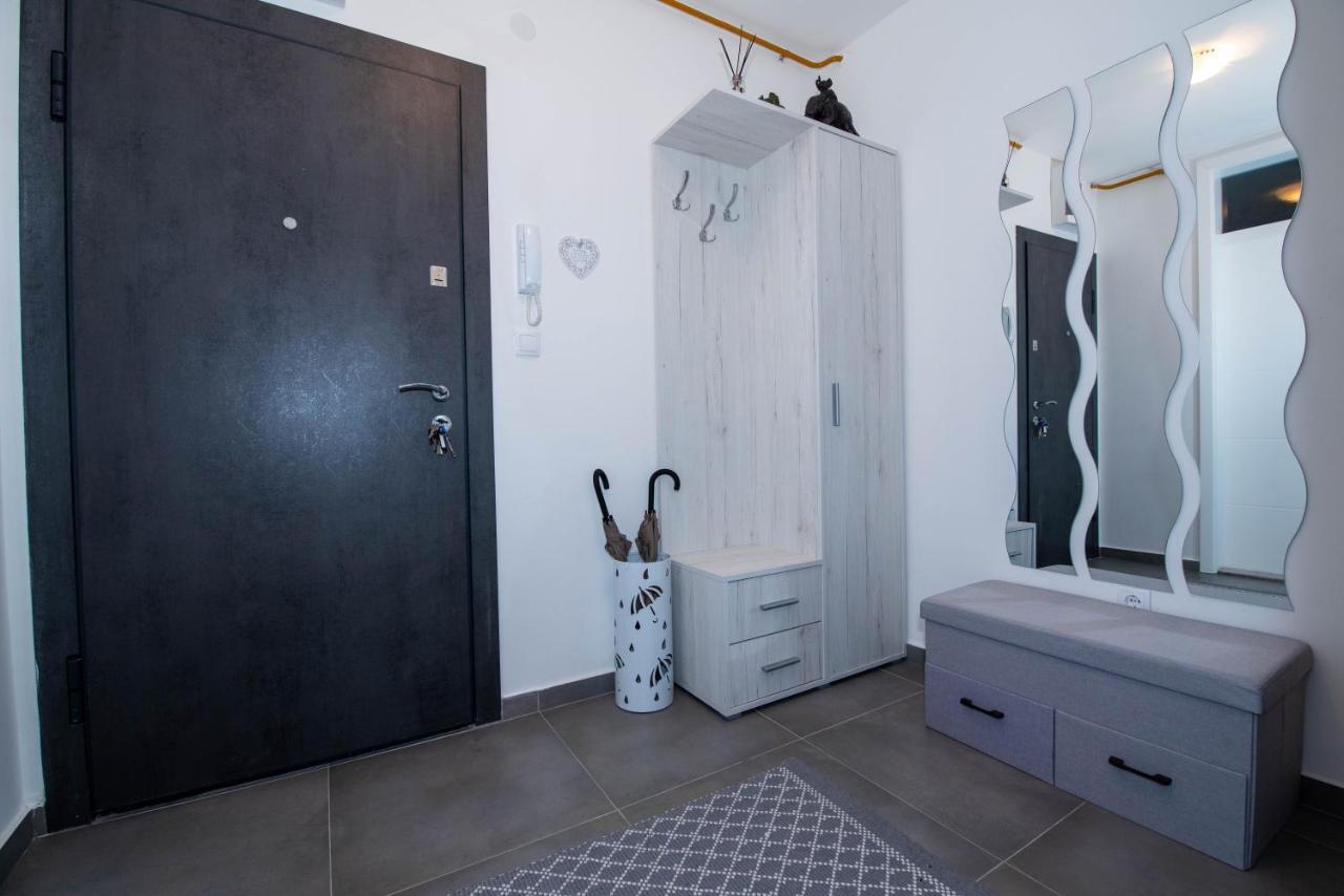 Athena Apartman Lukavica Esterno foto