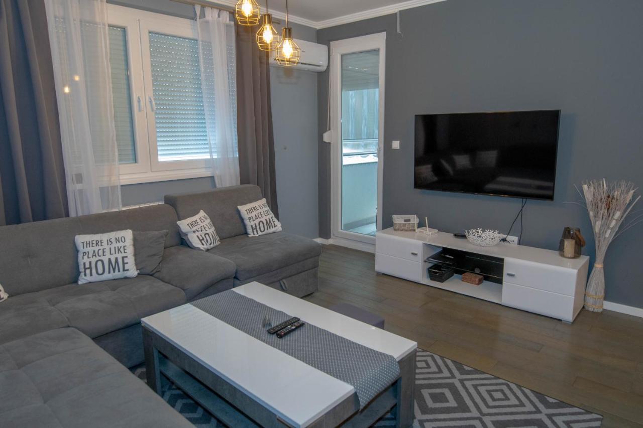 Athena Apartman Lukavica Esterno foto
