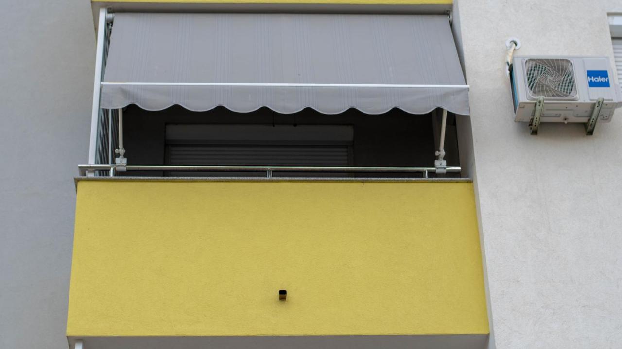 Athena Apartman Lukavica Esterno foto