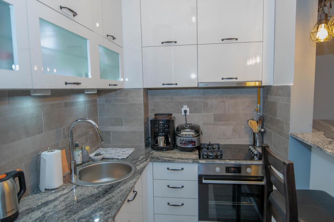 Athena Apartman Lukavica Esterno foto